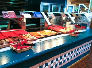 Pizza and muffins at Souplantation